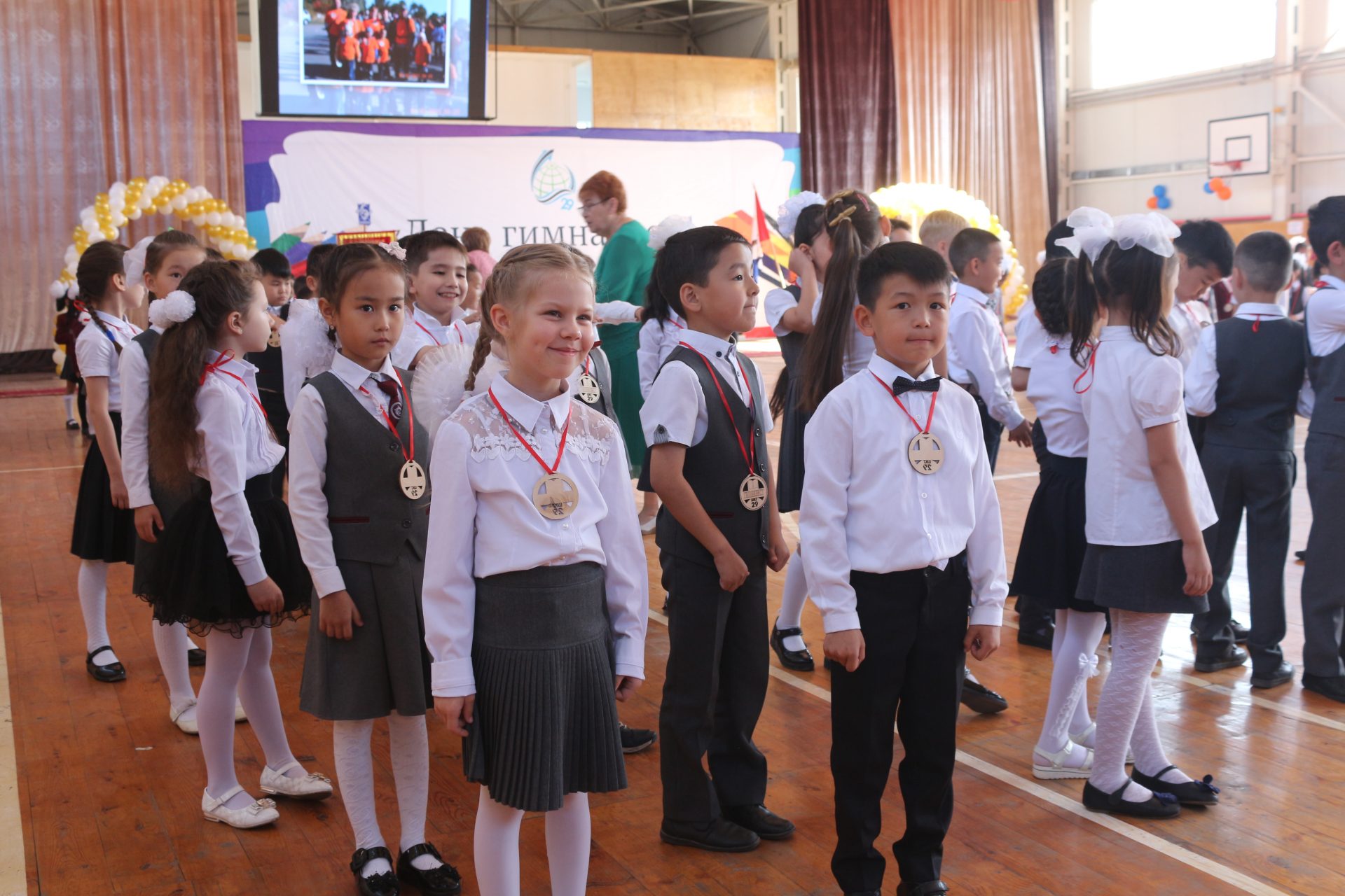 Вторая Новосибирская гимназия день гимназиста 2022 концерт
